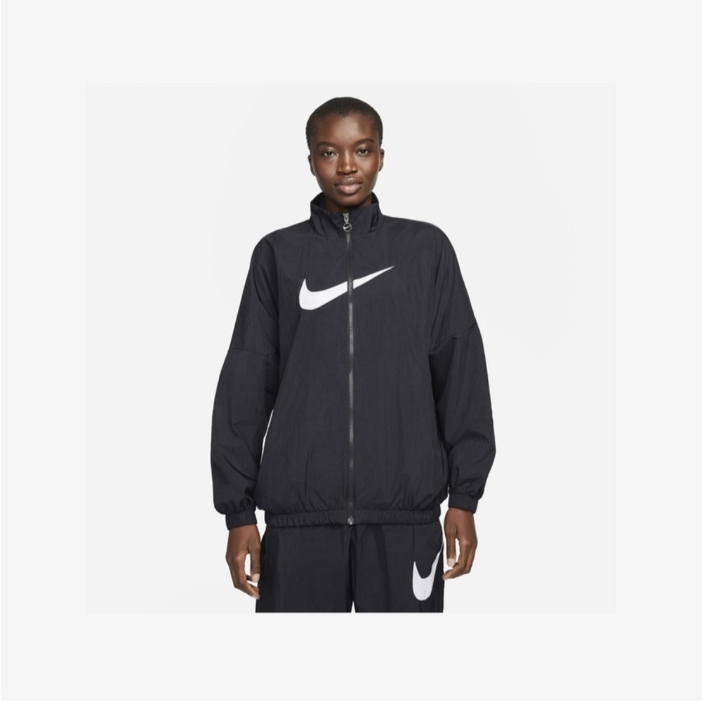 Womens Nike windbreaker size Large